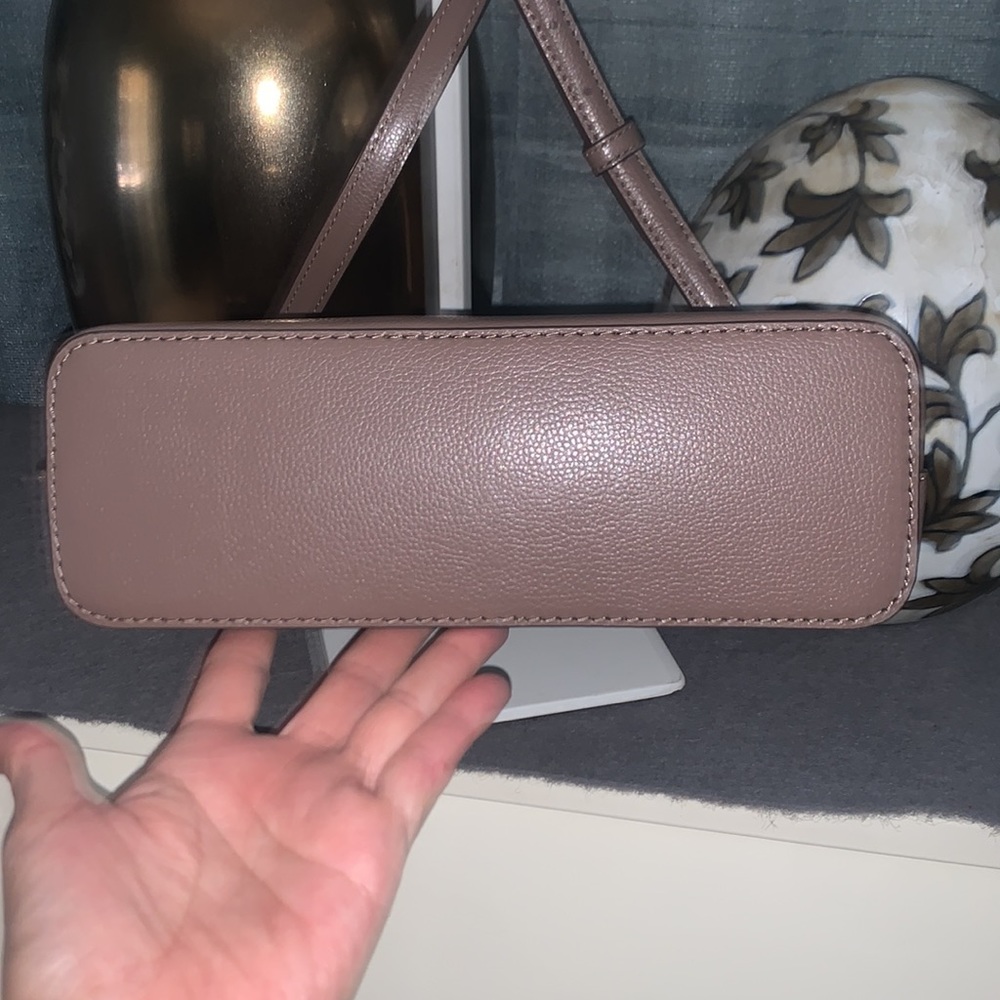 Kate Spade done crossbody purse - Picture 7 of 10